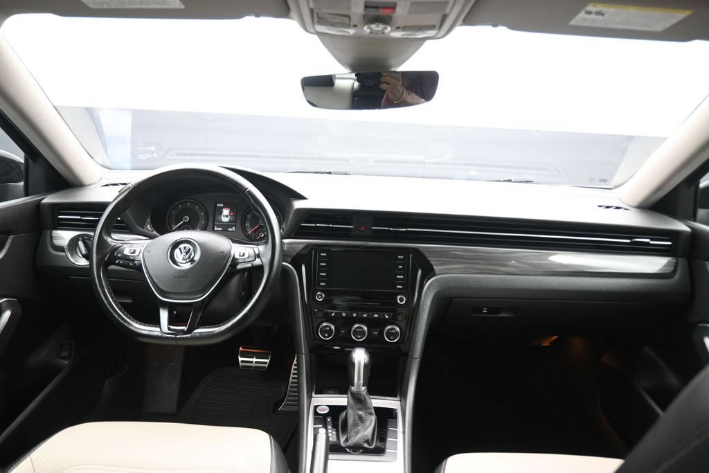 Used 2020 Volkswagen Passat 2.0T R-Line FWD image 40