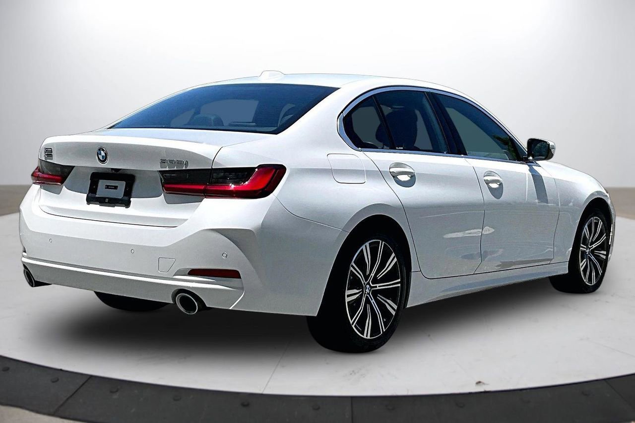 Used 2025 BMW 330i xDrive Sedan AWD/4WD image 9