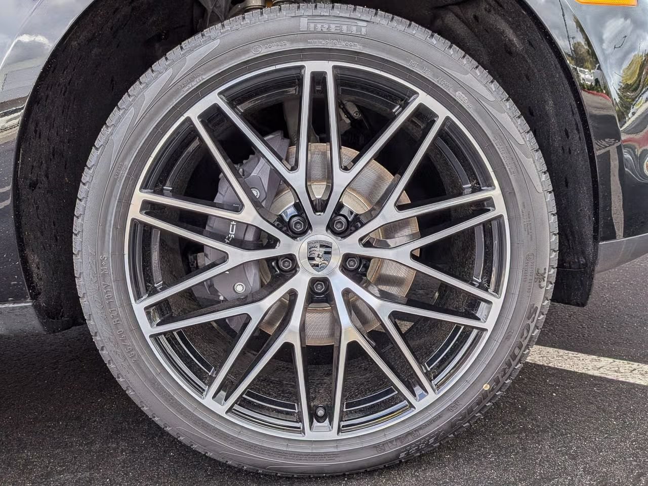 Certified 2026 Porsche Macan AWD/4WD image 12