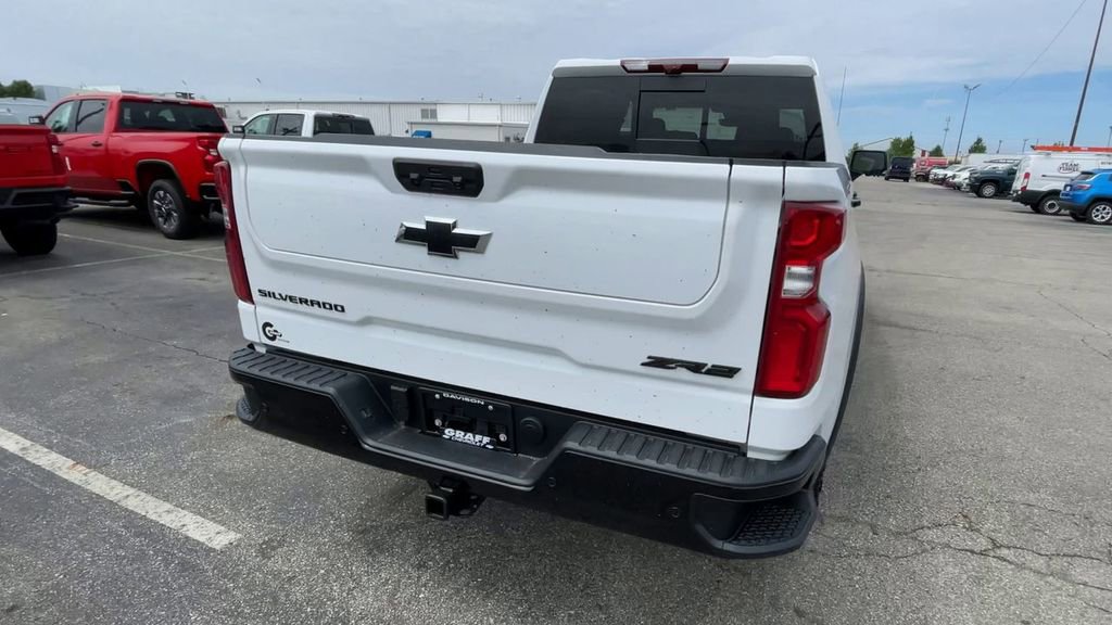 New 2026 Chevrolet Silverado 1500 ZR2 w/ Dark Appearance Package AWD/4WD image 9