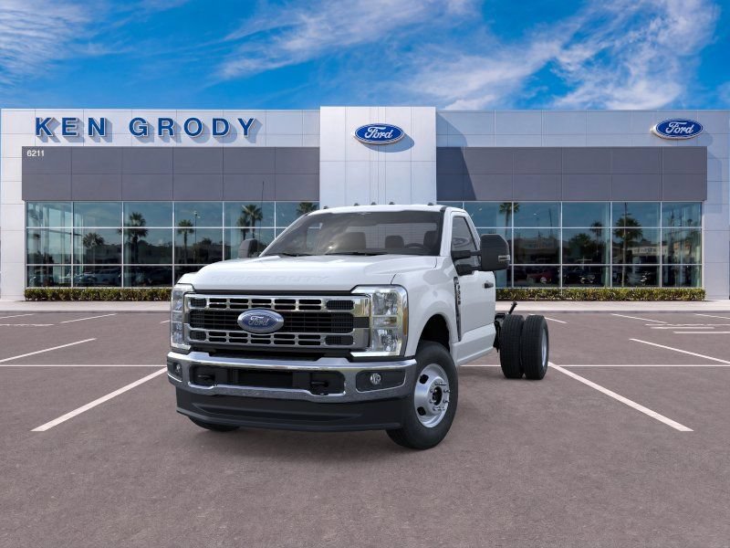 New 2026 Ford F350 XL w/ XL Chrome Package AWD/4WD video 2