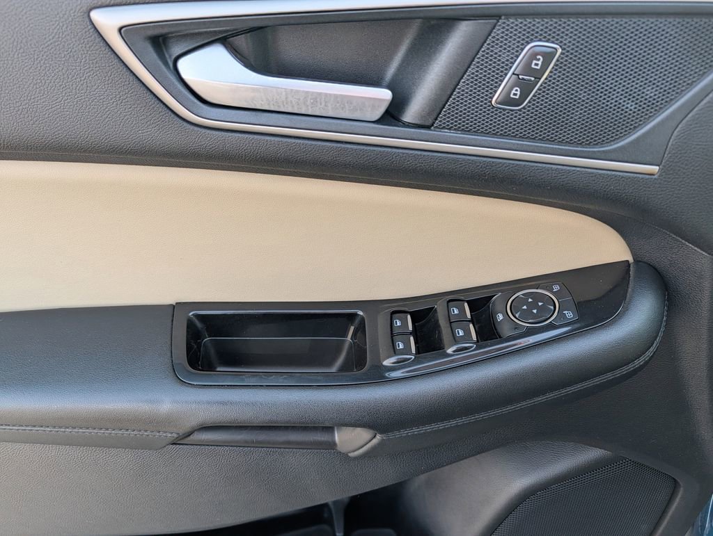 Used 2020 Ford Edge SEL w/ Convenience Package image 19