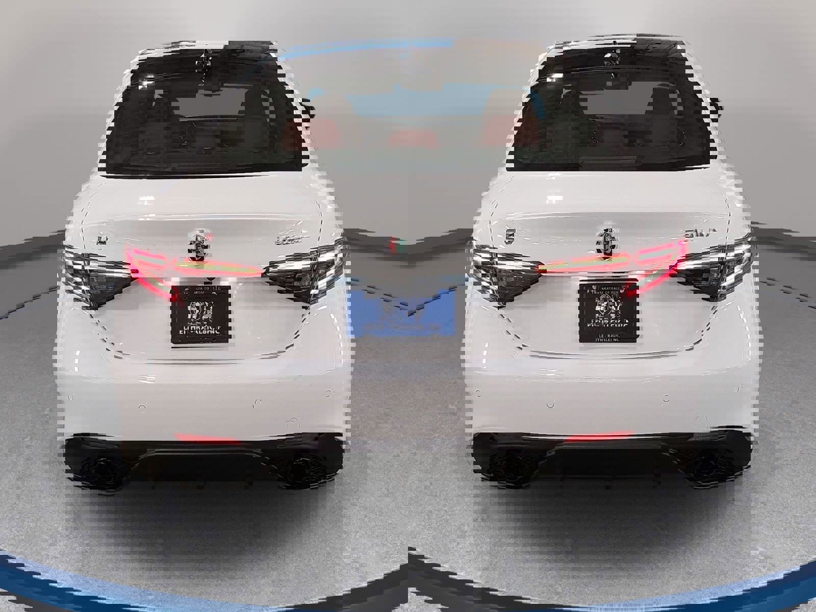 New 2025 Alfa Romeo Giulia AWD w/ Veloce Package AWD image 6