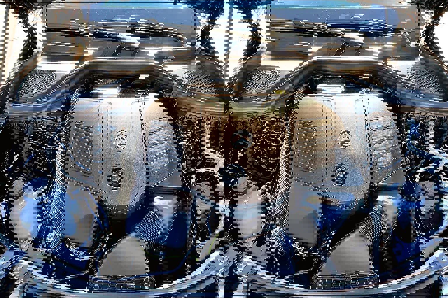 Used 2025 Mercedes-Benz GLC 300 4MATIC image 32