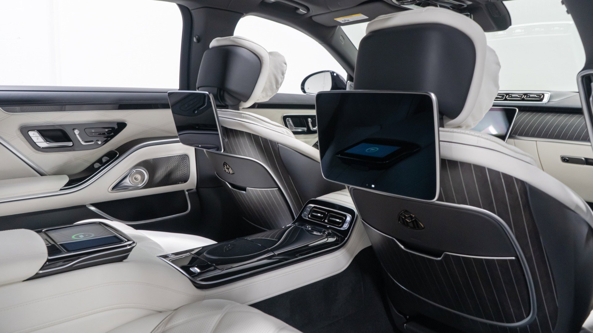 Used 2024 Mercedes-Benz Maybach S 680 4MATIC image 95