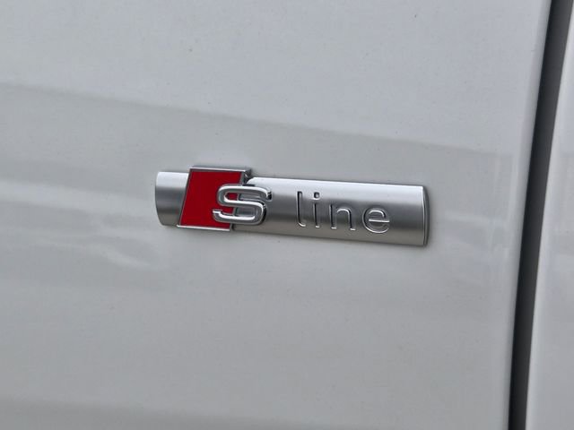 Used 2023 Audi Q8 Prestige AWD/4WD image 2