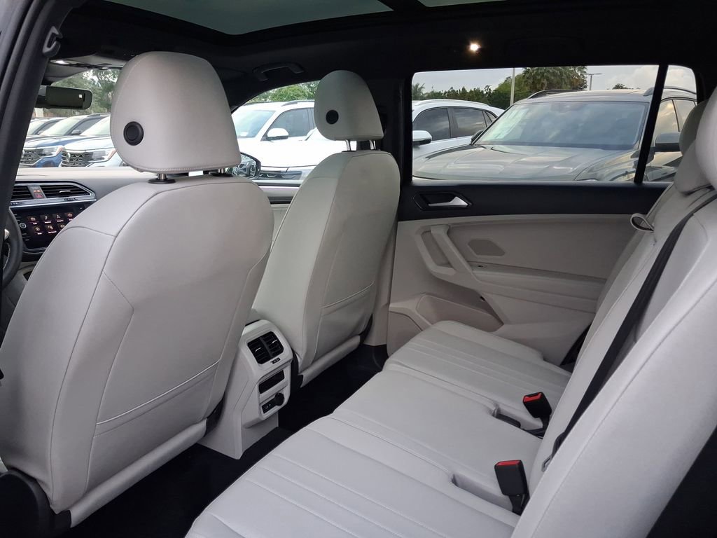 Used 2023 Volkswagen Tiguan SE R-Line FWD image 7