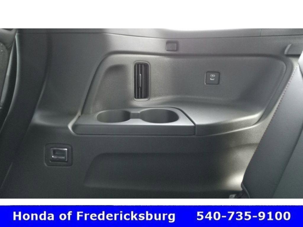 Certified 2025 Honda Pilot Black Edition image 38