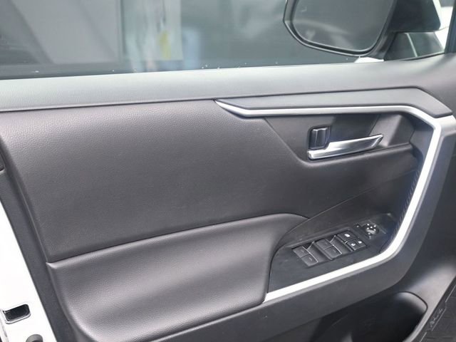Used 2022 Toyota RAV4 XLE w/ Convenience Package image 14