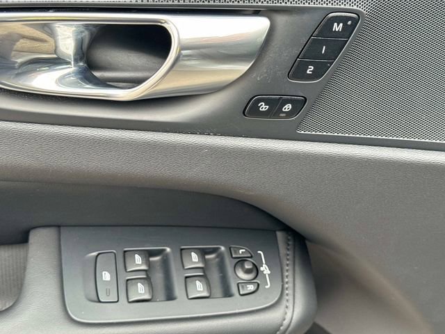Used 2024 Volvo XC60 B5 Core image 26