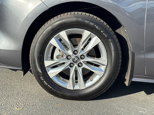 Certified 2025 Toyota Sienna XLE w/ XLE Plus Package AWD/4WD image 7