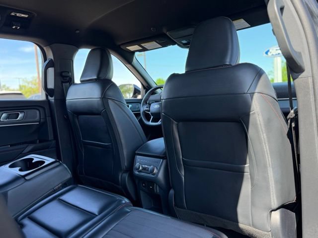 Used 2025 Ford Explorer ST-Line w/ ST-Line Street Pack AWD/4WD image 21