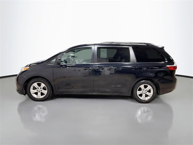 Used 2016 Toyota Sienna LE image 9