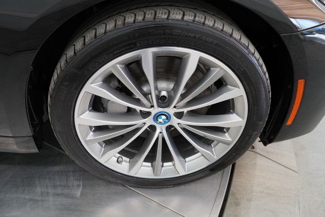 Used 2023 BMW 530e xDrive w/ Convenience Package image 52