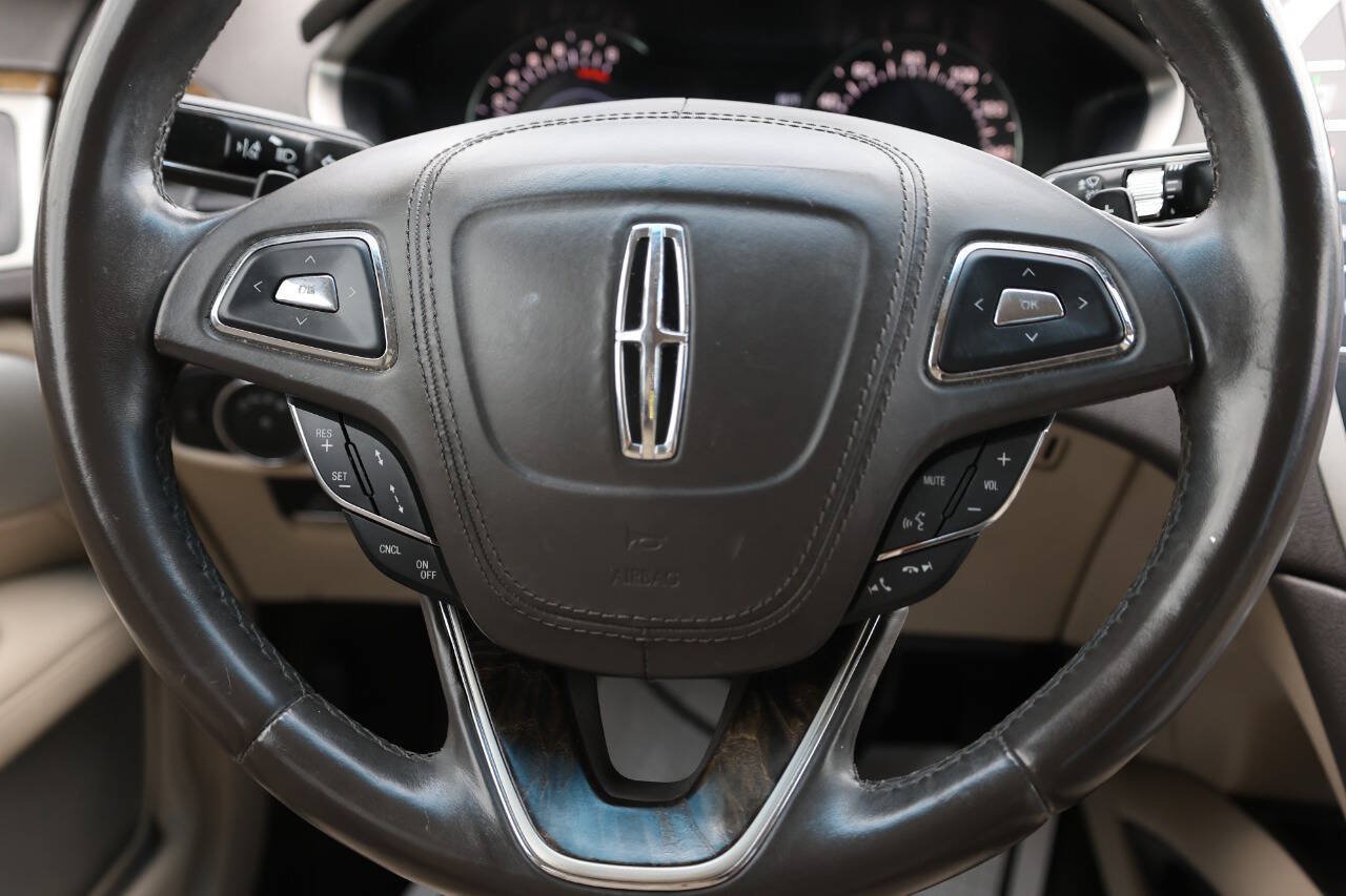 Used 2017 Lincoln MKZ Reserve w/ Luxury Package AWD/4WD image 18