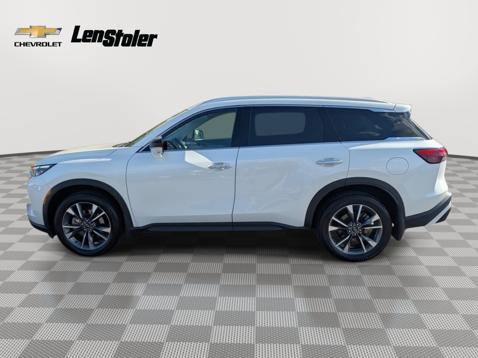 Used 2023 INFINITI QX60 Luxe w/ Cargo Package image 2