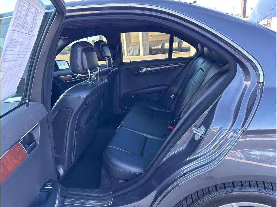 Used 2011 Mercedes-Benz C 300 4MATIC Sedan image 11