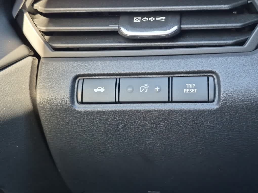 Used 2025 Nissan Altima 2.5 SR FWD image 15