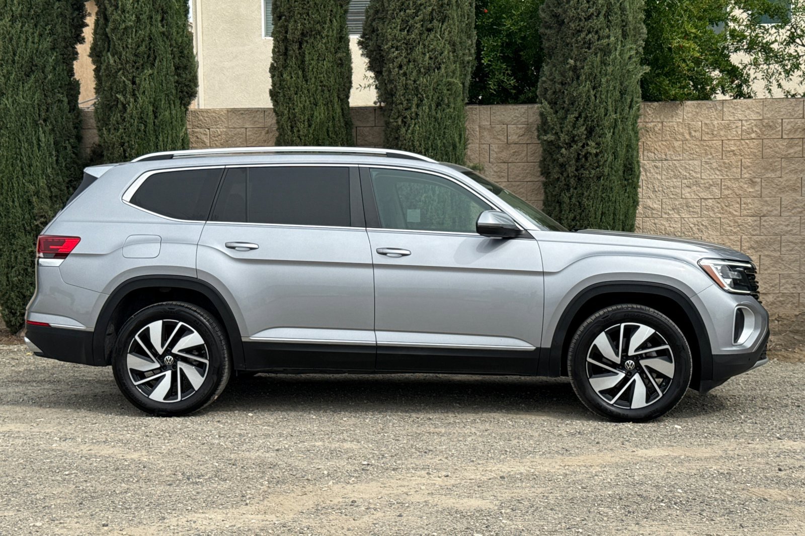 Certified 2024 Volkswagen Atlas SEL image 3