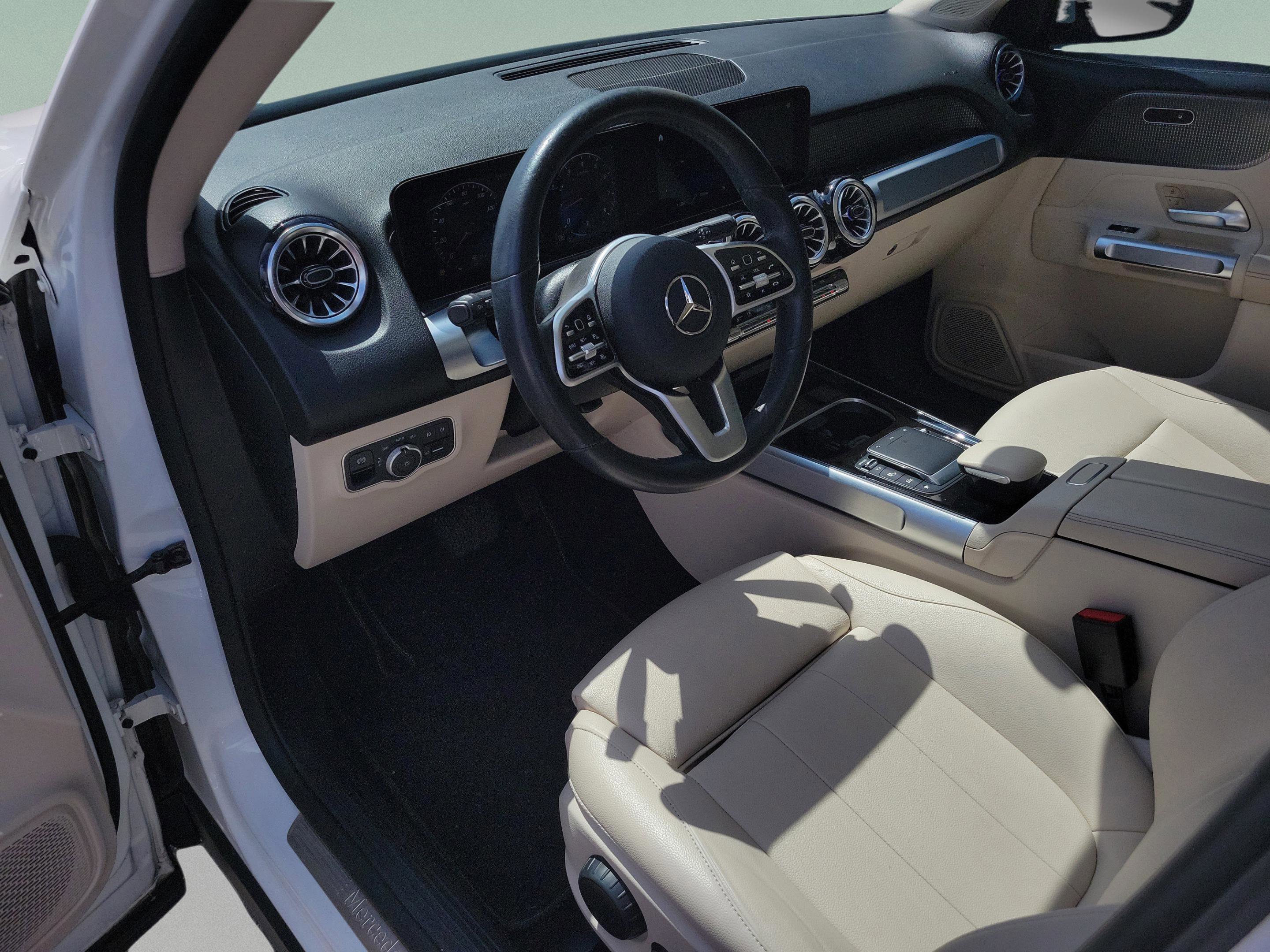 Used 2022 Mercedes-Benz GLB 250 4MATIC image 19