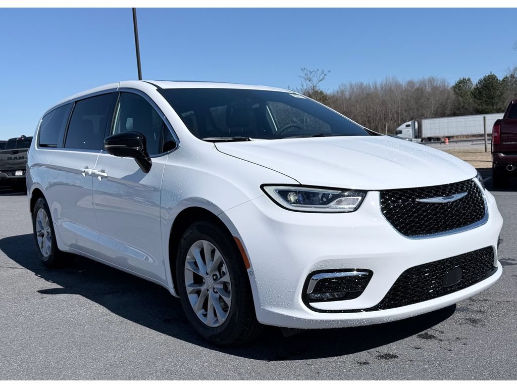 New 2026 Chrysler Pacifica Limited w/ Trailer Tow Group FWD image 2