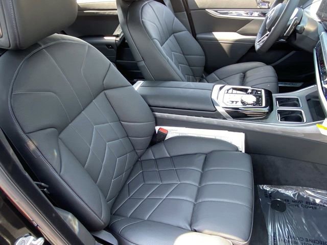 New 2025 BMW 760i xDrive w/ Autobahn Package image 11
