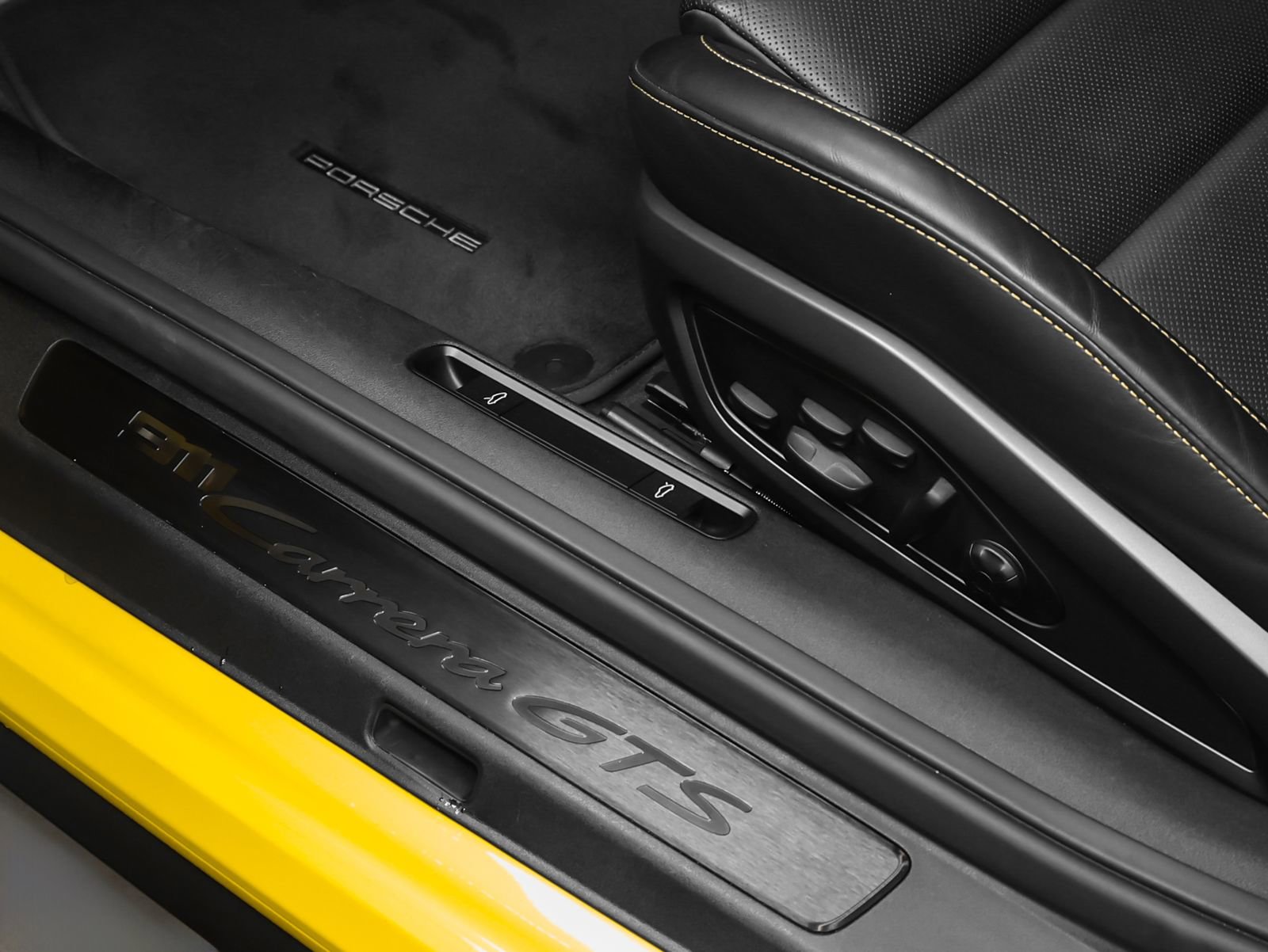 Certified 2024 Porsche 911 Carrera 4 GTS AWD/4WD image 41