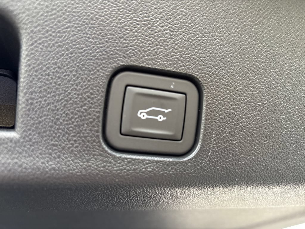 New 2026 GMC Acadia Elevation w/ LPO, Floor Liner Package FWD image 41