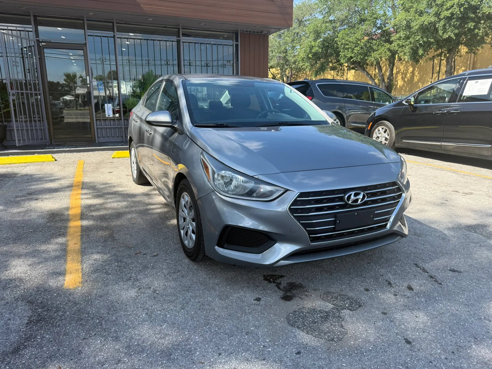 Used 2021 Hyundai Accent SE FWD image 3