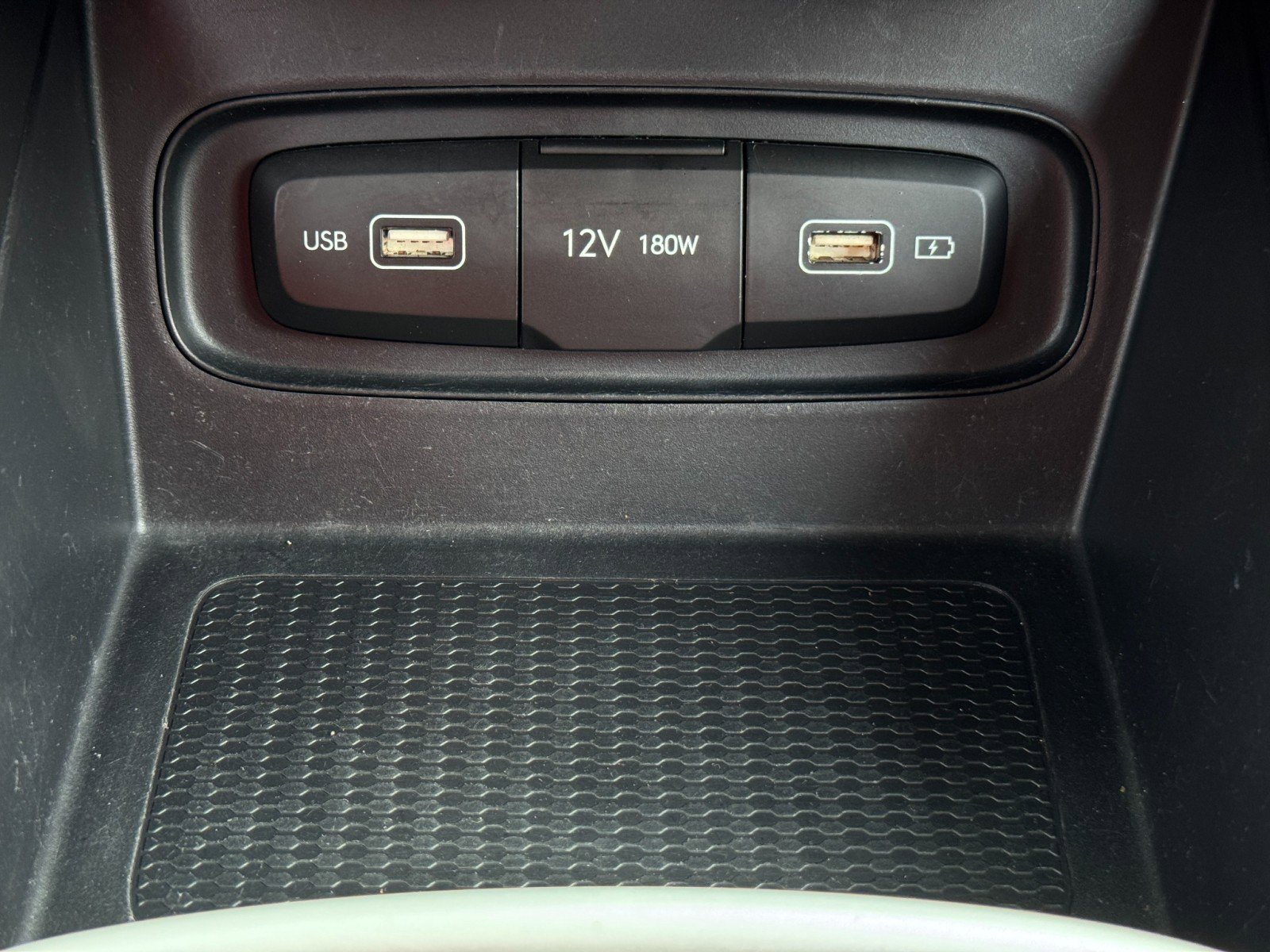 Used 2022 Hyundai Venue Limited w/ Cargo Package image 28