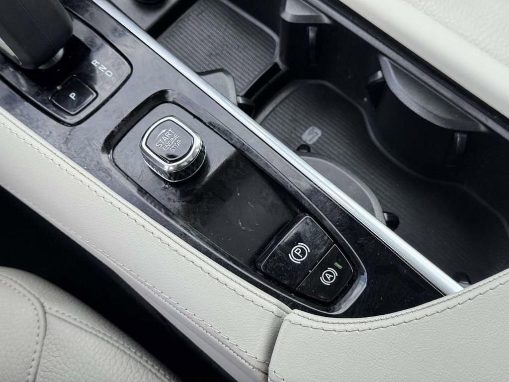 Used 2023 Volvo XC90 B6 Plus w/ Protection Package Premier image 29