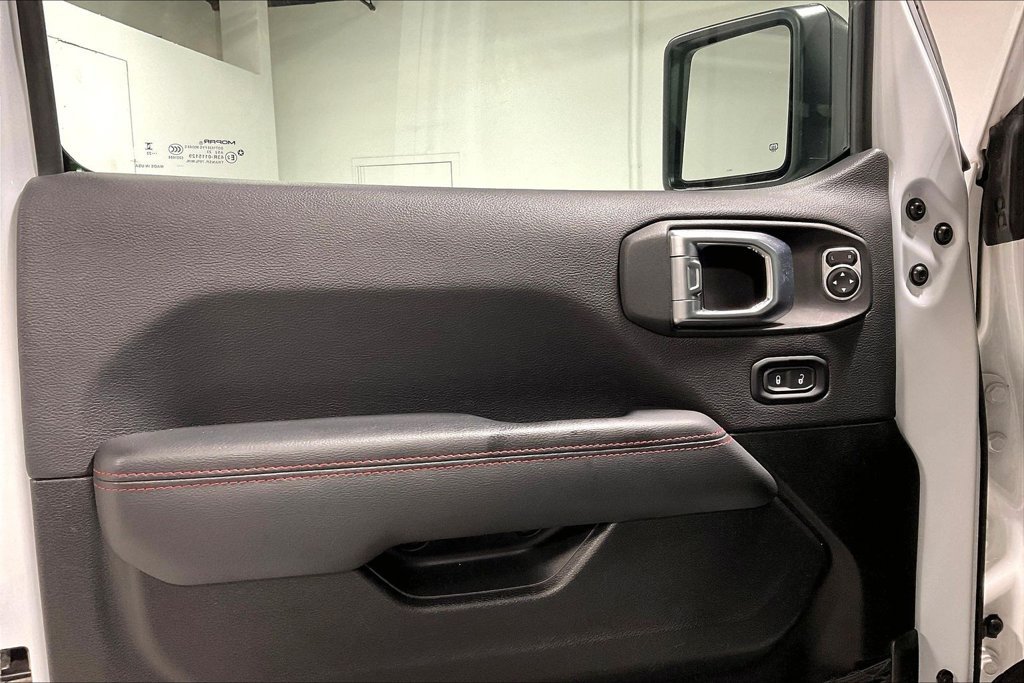 Used 2023 Jeep Wrangler Unlimited Rubicon w/ Cold Weather Group AWD/4WD image 21
