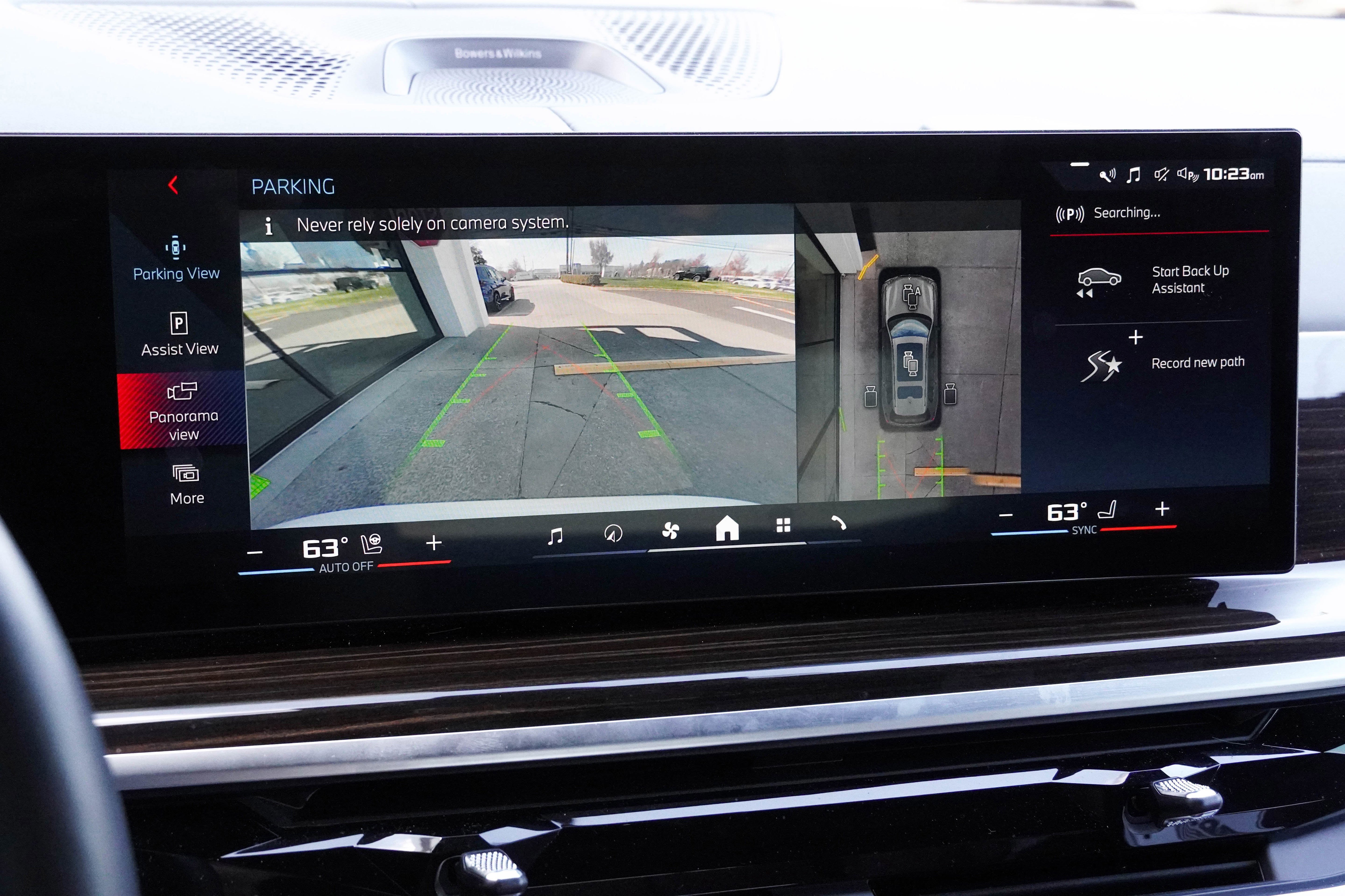 Certified 2024 BMW X7 M60i w/ Executive Package image 28