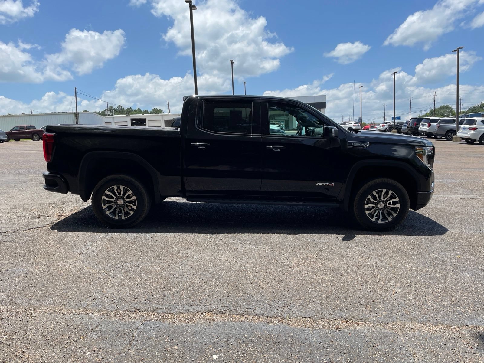 Used 2021 GMC Sierra 1500 AT4 w/ AT4 Premium Package AWD/4WD image 7