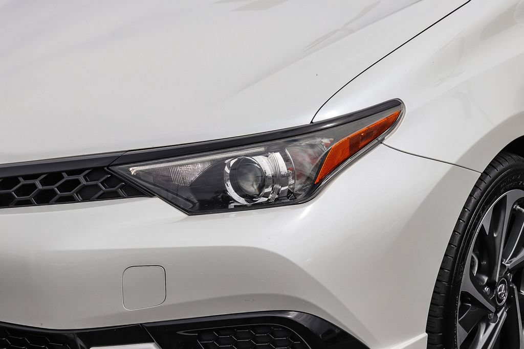Used 2018 Toyota Corolla iM w/ All-Weather Mat Package FWD image 10