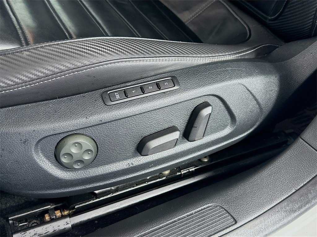 Used 2017 Volkswagen CC R-Line Executive image 18