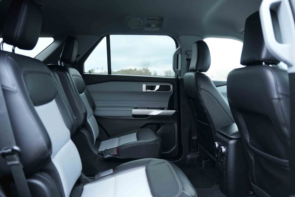 Certified 2023 Ford Explorer XLT w/ Equipment Group 202A image 25