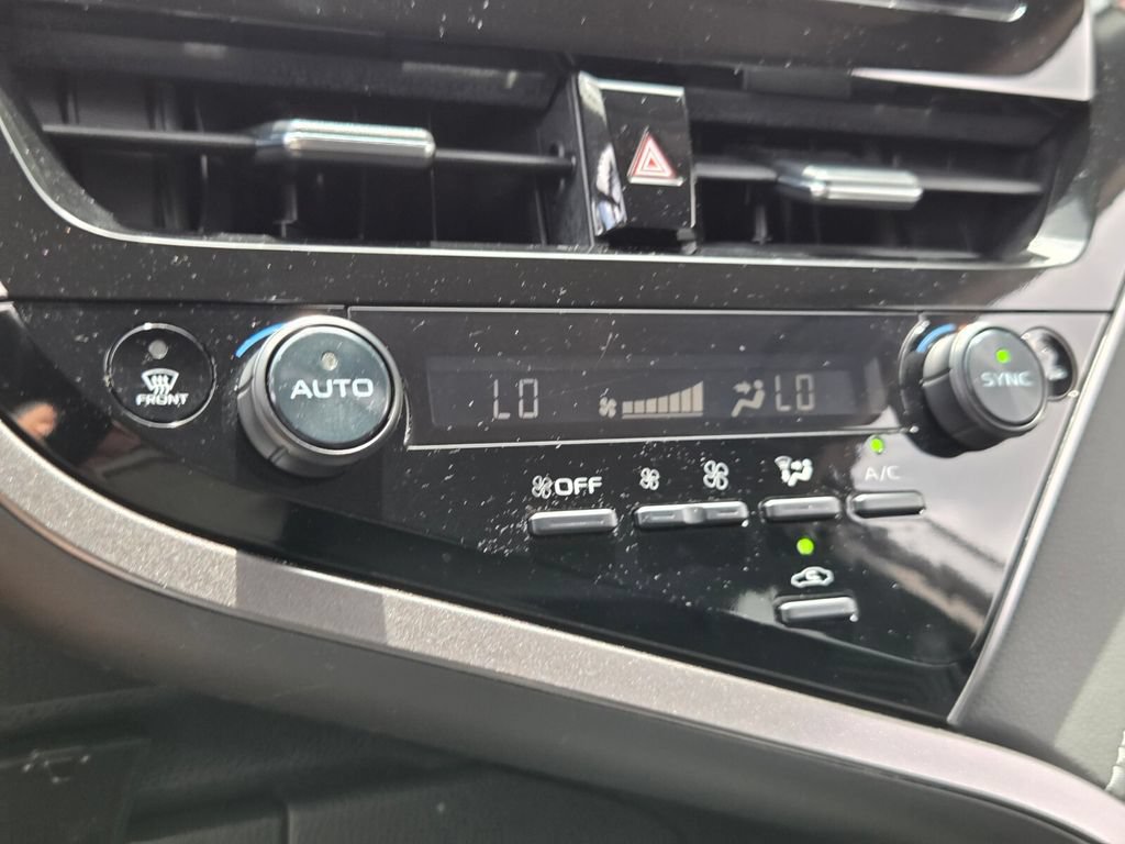 Used 2024 Toyota Camry SE FWD image 19