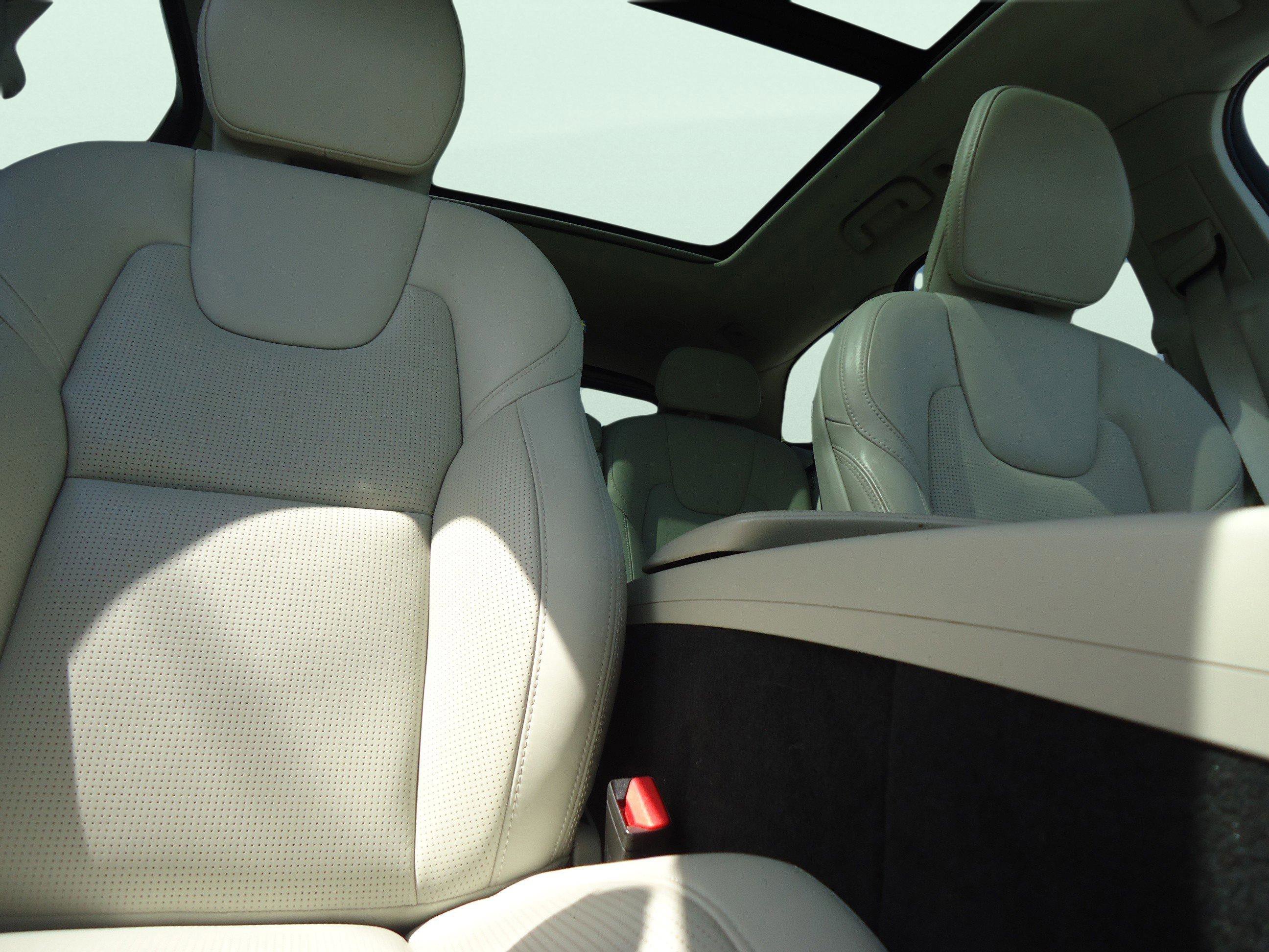 Used 2022 Volvo XC60 B5 Inscription w/ Advanced Package image 26