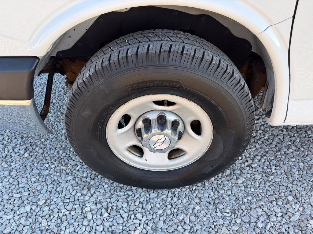 Used 2017 Chevrolet Express 3500 LT w/ LT Preferred Equipment Group RWD image 33