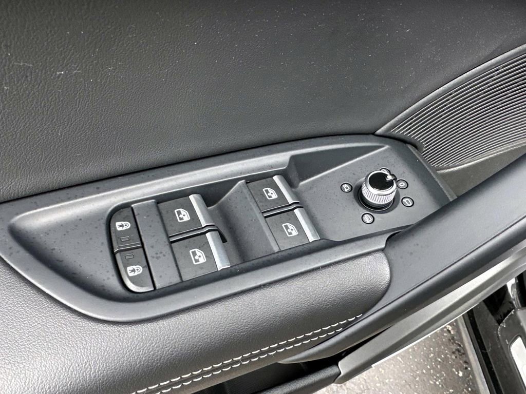 Used 2024 Audi Q5 2.0T Premium Plus image 13