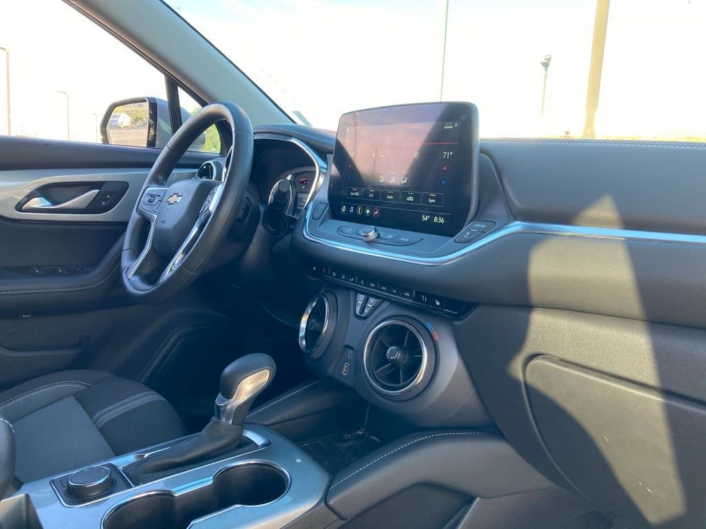 Used 2025 Chevrolet Blazer LT FWD image 7