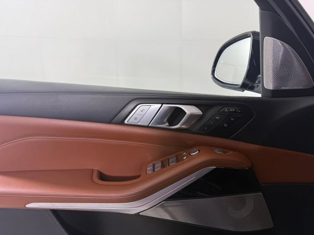 Used 2022 BMW ALPINA XB7 AWD/4WD image 32