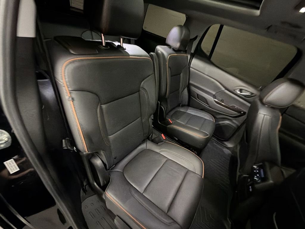 Used 2022 GMC Acadia AT4 w/ Technology Package image 28