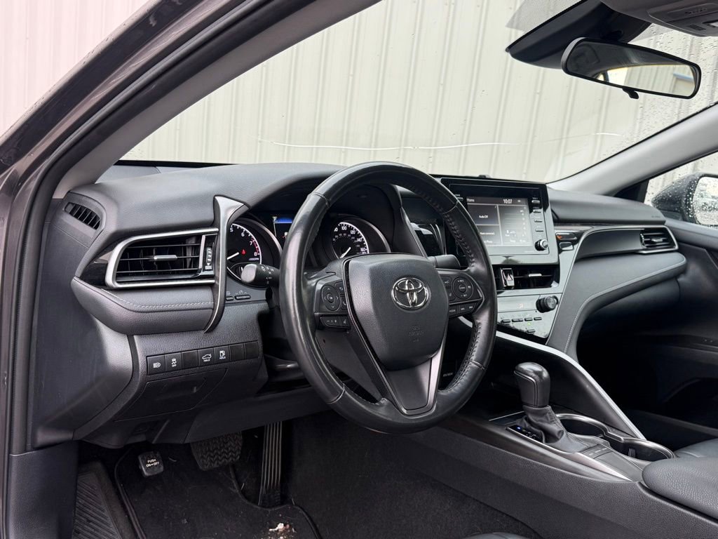Used 2024 Toyota Camry SE image 4