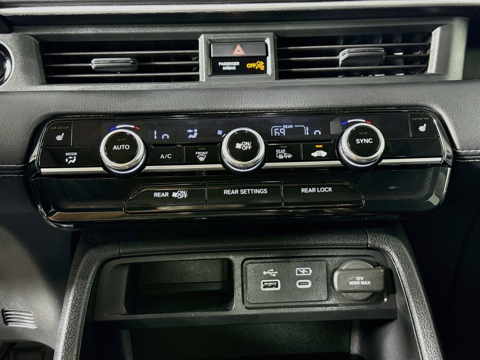 Used 2023 Honda Pilot Touring image 19