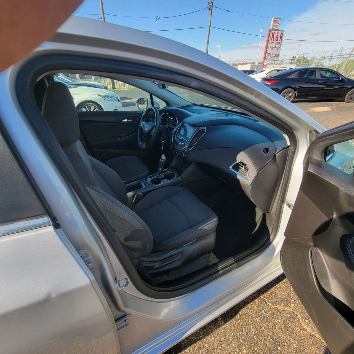 Used 2019 Chevrolet Cruze LT image 11