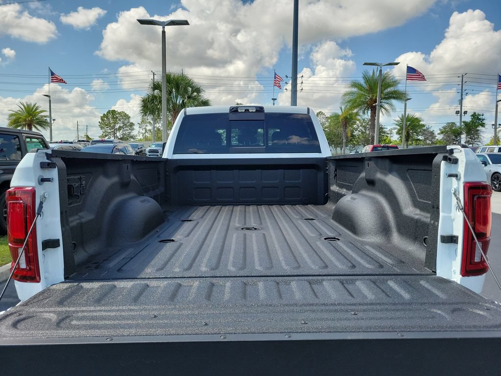 New 2026 RAM 3500 Big Horn AWD/4WD image 24