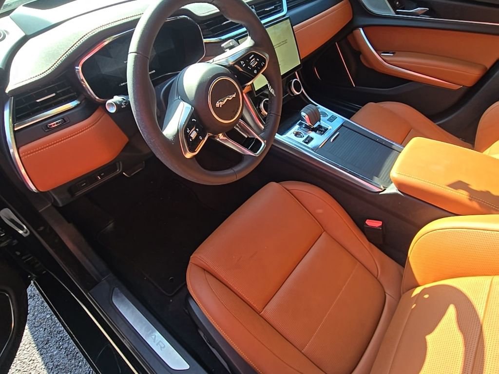 Used 2024 Jaguar XF R-Dynamic SE AWD/4WD image 10