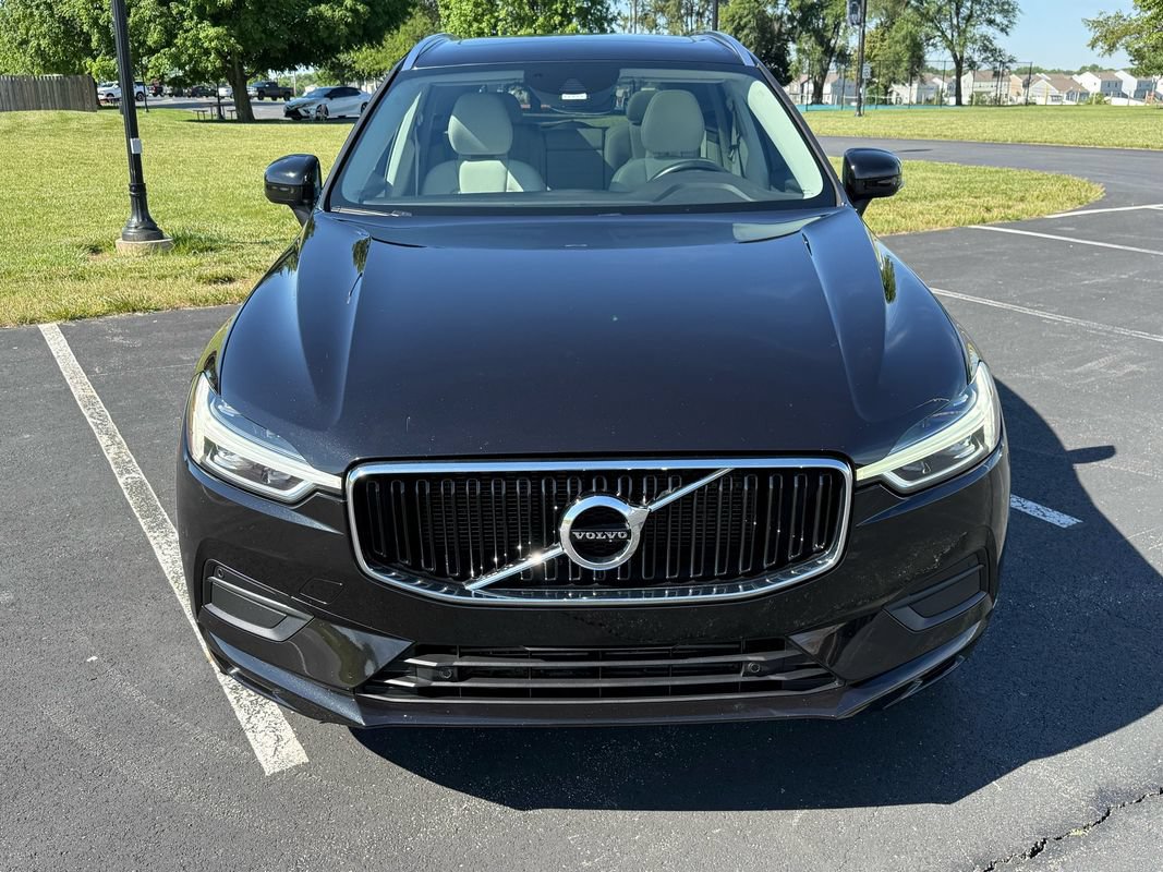 Used 2018 Volvo XC60 T5 Momentum w/ Vision Package AWD/4WD image 2